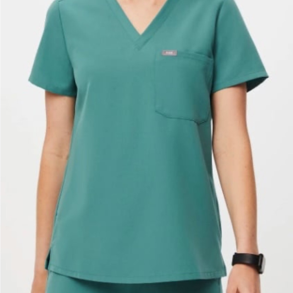 EUC Figs Women's Cactus V-Neck Short Sleeve Scrub Top